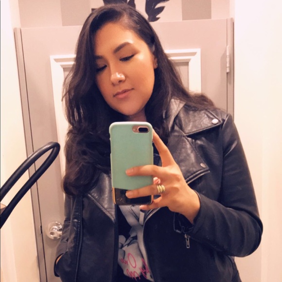 Meet your Posher, Julia - Picture 2 of 4